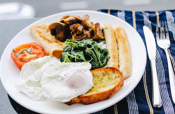 Zakaj je pomembno, da vsako jutro pojemo zajtrk?
